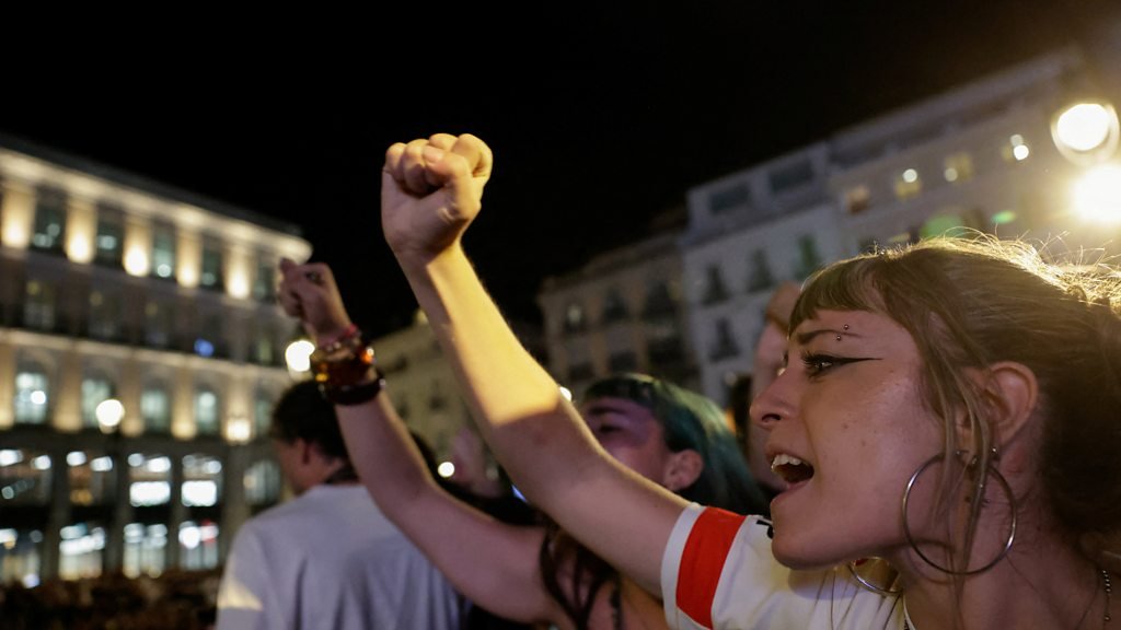Business Daily – Taking stock: How evicting an 87-year-old woman in Spain disrupted the debate on housing Business Daily – Taking stock: How evicting an 87-year-old woman in Spain disrupted the debate on housing
