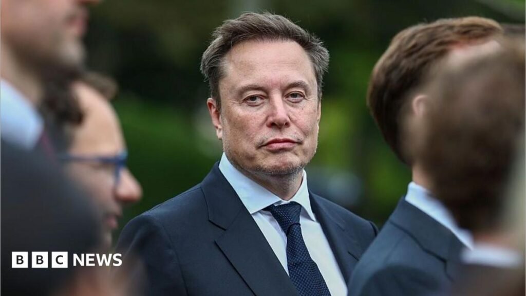 Tesla and SpaceX: Why does Elon Musk want to merge the companies?