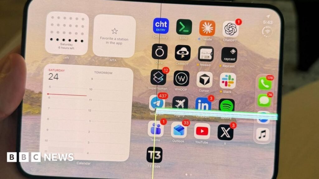 iPhone Duo: Apple says it will replace handsets with screen problems